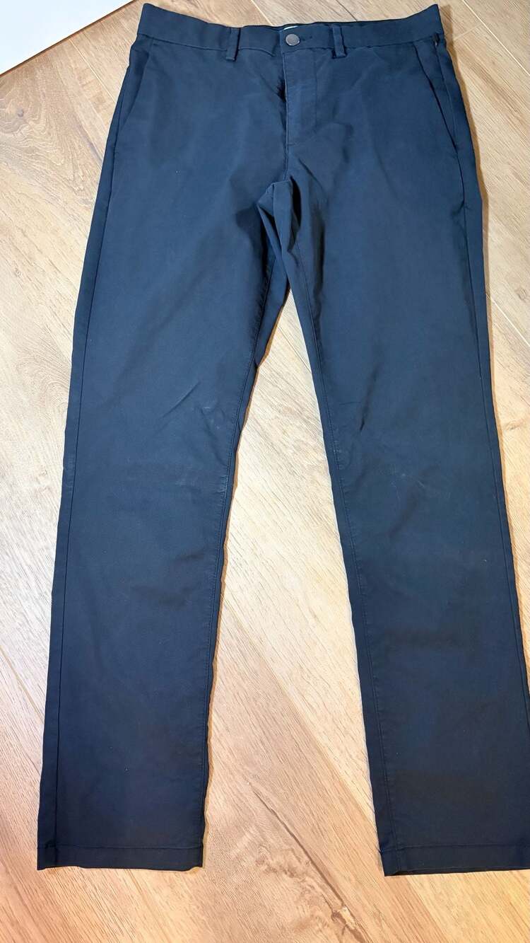 Old Navy Ultimate Tech Slim Size 30x32 Black Built-in Flex Pants